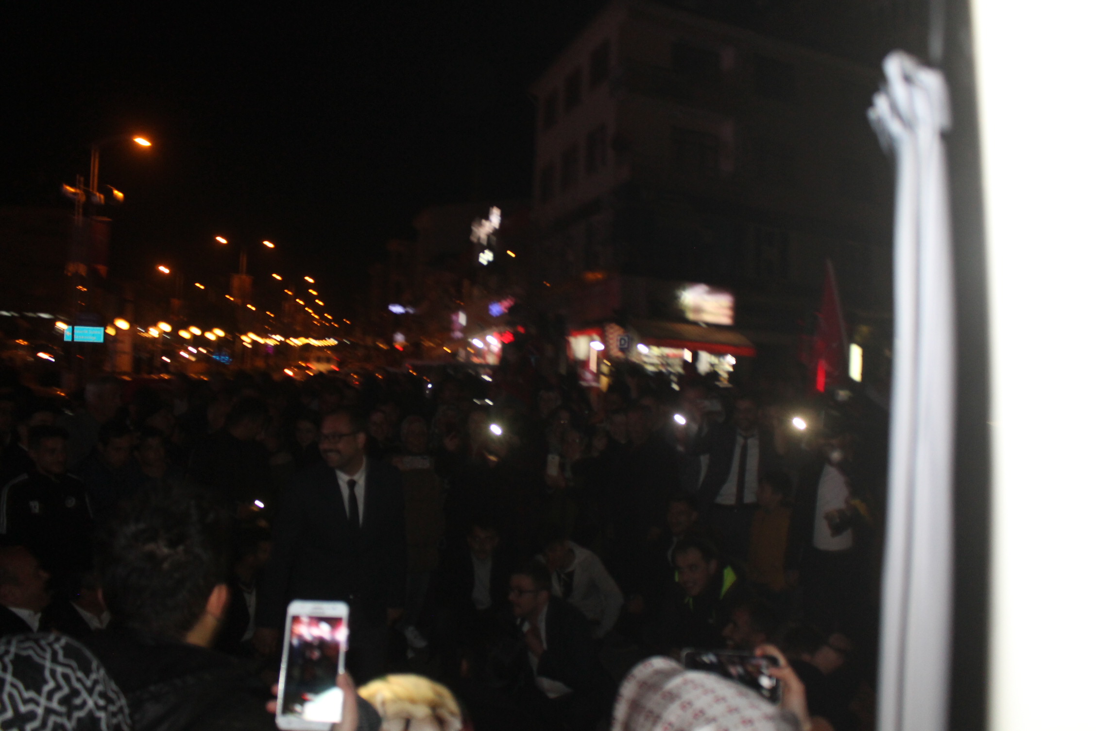 MHP Zaferini Kutladı