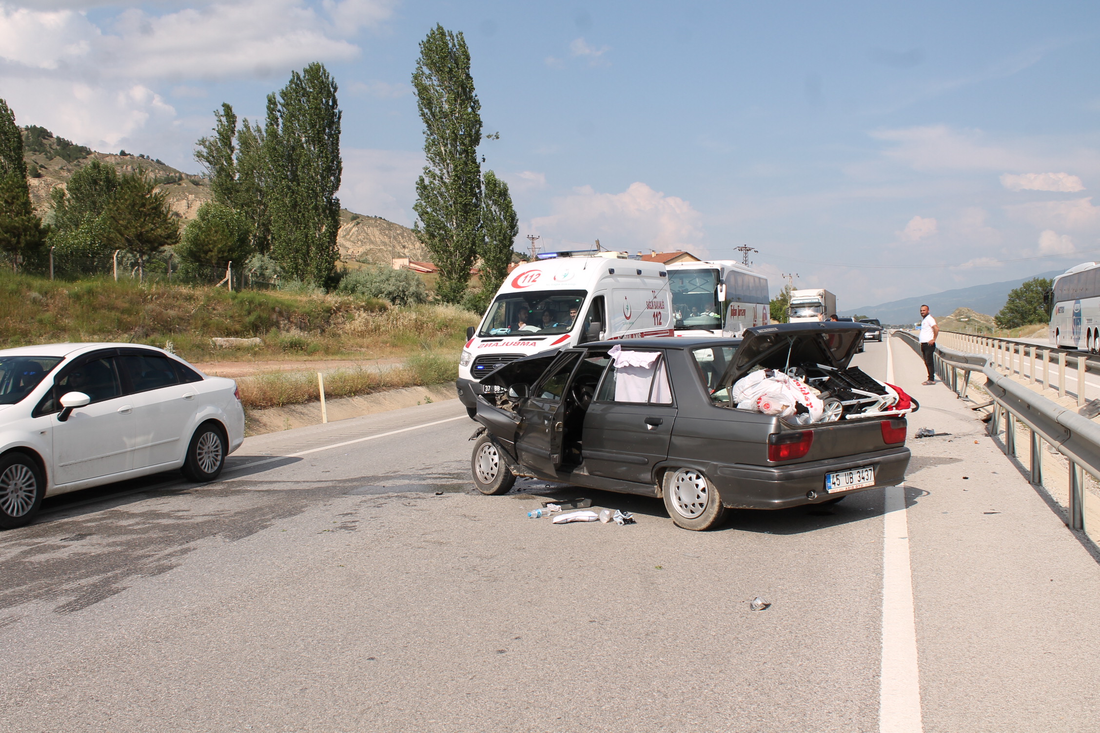 Tosya D100 Karayolunda Kaza; 3 Yaralı