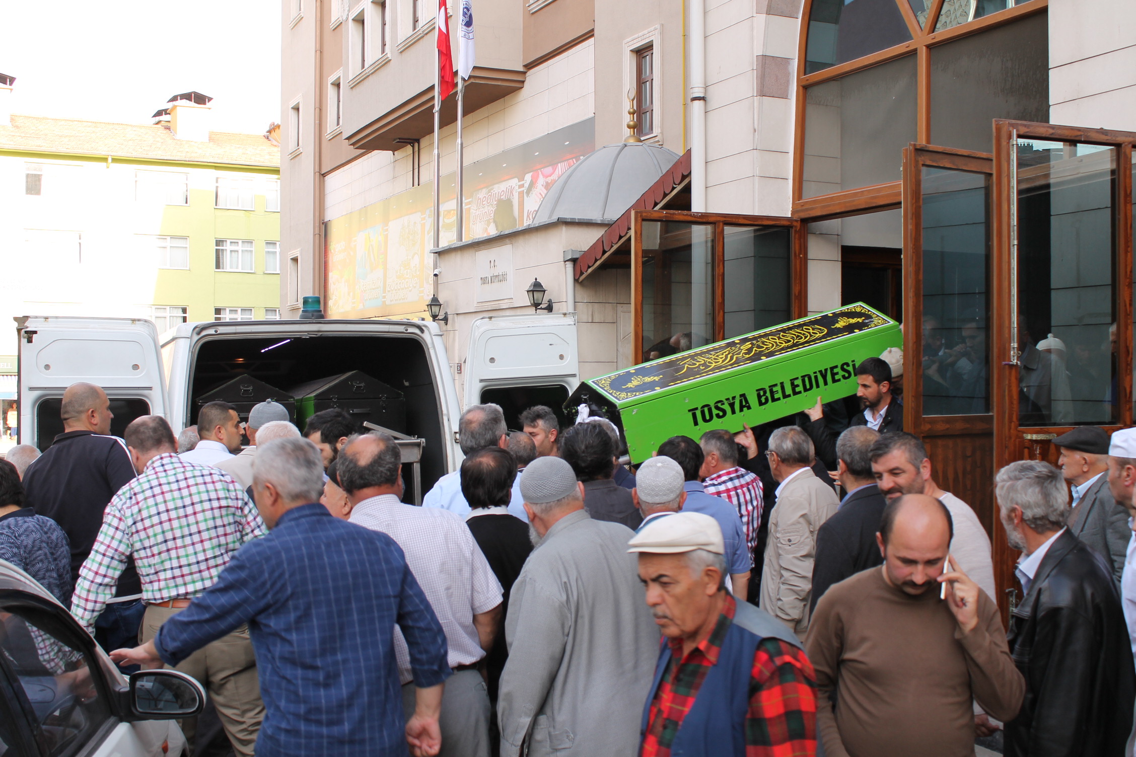 Tosya’da ölü bulunan kadın toprağa verildi