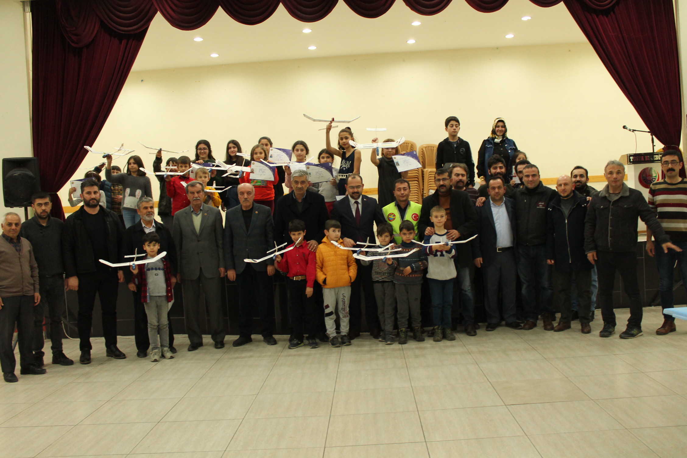 Sertifikaları Belediye Başkanı Volkan Kavaklıgil verdi