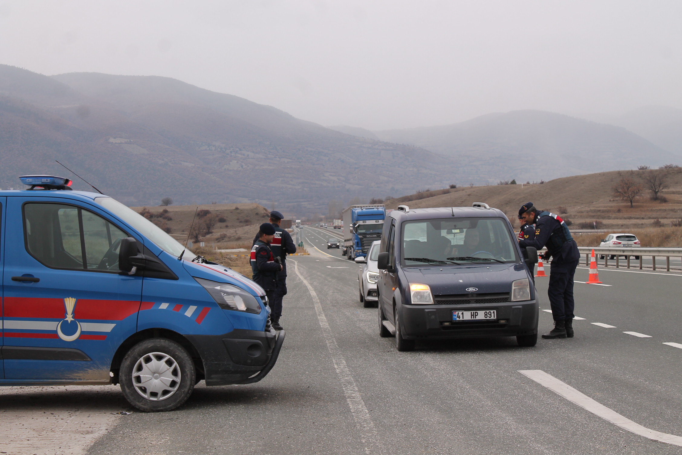 Tosya Jandarması Yılbaşı Kontrollerini Sıklaştırdı