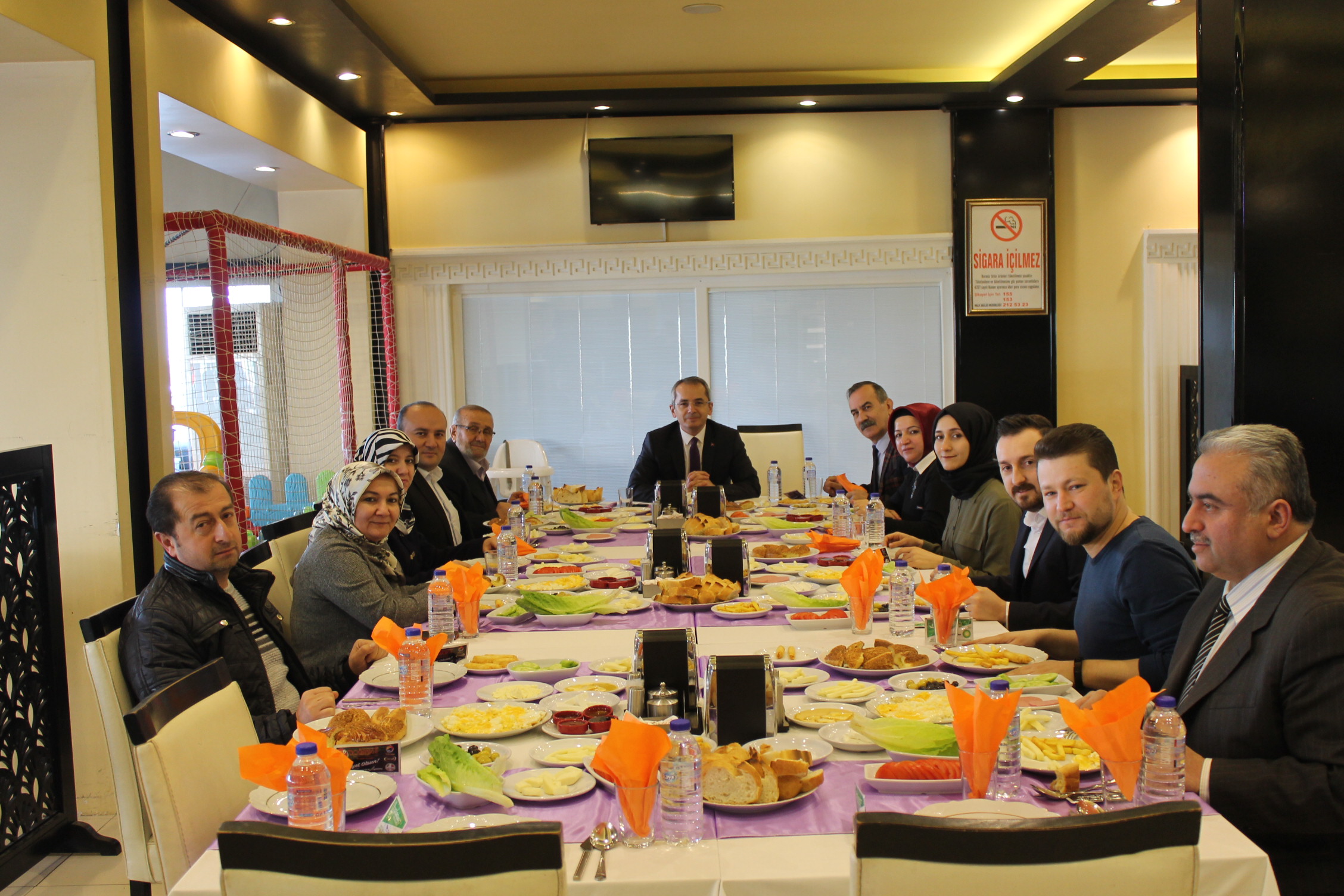 Kaymakam Deniz Pişkin Gazetecilerle Kahvaltıda Biraraya Geldi