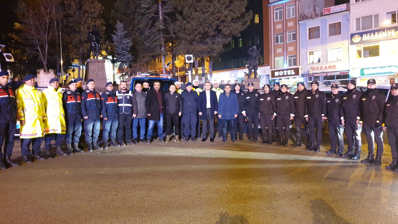 Tosya’da Yılbaşı Akşamı Emniyetten Yoğun Güvenlik Önlemi