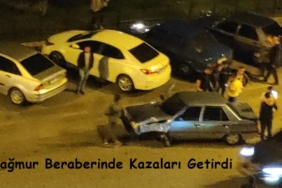 Kayganlaşan Yolda Kaza Ucuz Atlatıldı