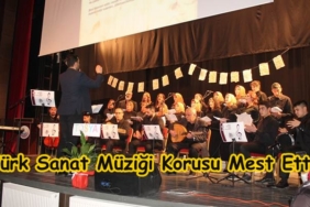 Halk Eğitim Merkezi Halkı Mest Etti