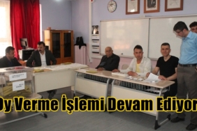 Oy Verme İşlemi Devam Ediyor