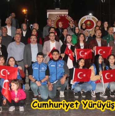 Tosya'da Cumhuriyet Yürüyüşü Yapıldı