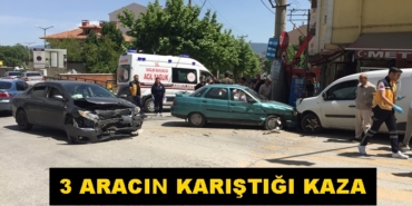 Tosya’da Kaza; 3 Araç Hasar Gördü