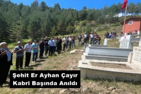 Şehit Er Ayhan Çayır Kabri Başında Anıldı