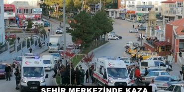 Şehir Merkezinde Kaza, Motosiklet Direğe Çarptı
