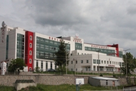 Silahını Temizlerken Kızını Yaraladı