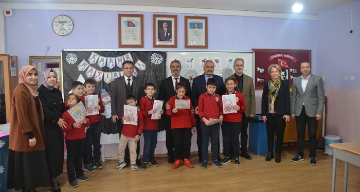 5 Bin 145 Öğrenci Karnelerini Alarak Tatile Girdi