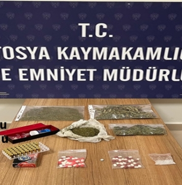 Polisten Tosya’da Uyuşturucu Operasyonu