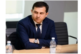 -Eltürk: "Türk milletinin ekmeğini yiyen  Garo Payla'nın burnundan  gelsin"