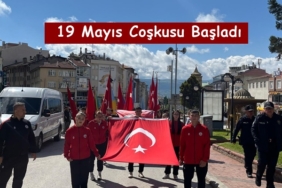 19 Mayıs Coşkusu Başladı: 106. Yıl Kutlamaları Cumhuriyet Meydanı’nda Start Aldı
