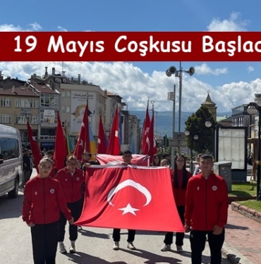 19 Mayıs Coşkusu Başladı: 106. Yıl Kutlamaları Cumhuriyet Meydanı’nda Start Aldı