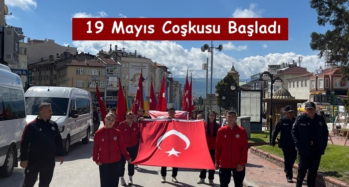 19 Mayıs Coşkusu Başladı: 106. Yıl Kutlamaları Cumhuriyet Meydanı’nda Start Aldı