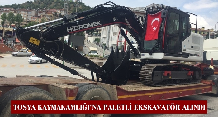 Tosya Kaymakamlığı’na Paletli Ekskavatör Alındı