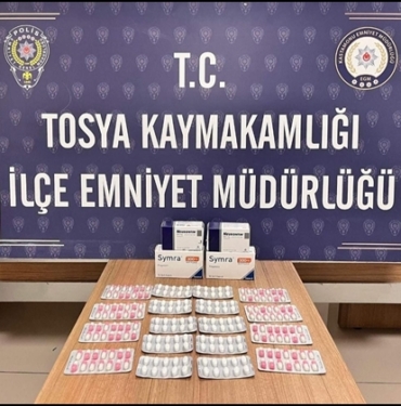 TOSYA’DA SENTETİK ECZA HAPLARIYLA YAKALANAN 2 ŞAHIS TUTUKLANDI!