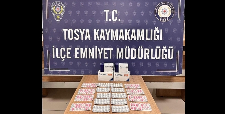 TOSYA’DA SENTETİK ECZA HAPLARIYLA YAKALANAN 2 ŞAHIS TUTUKLANDI!