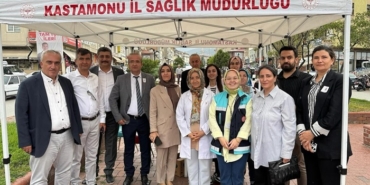 Kaymakam Uğur Ünsal Halk Sağlığı Standını Ziyaret Etti