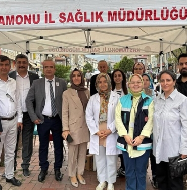 Kaymakam Uğur Ünsal Halk Sağlığı Standını Ziyaret Etti