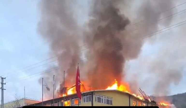 Tosya’da Tekstil Fabrikasında Korkutan Yangın