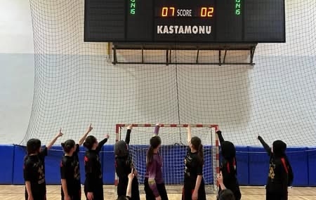 Tosya Fen Lisesi Futsal’da Kastamonu Şampiyonu Oldu