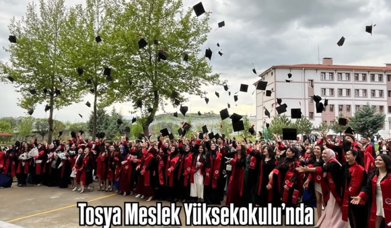 Tosya Meslek Yüksekokulu’nda Mezuniyet Töreni Yapıldı