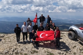 Hacet Dağı Zirvesinde Türk Bayrağı Yenilendi!